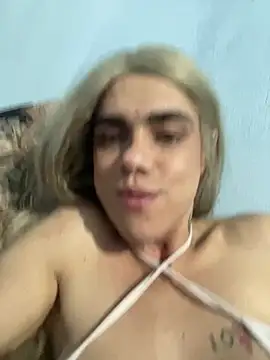 Snapshot of gisele23cm chatting on 07-29-26, 08:40 gisele23cm online show from 07-29-26, 08:40