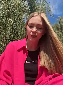 MilaMoone online show from 09-18-25, 07:32