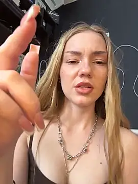 MilaMoone online show from 03-11-26, 10:32