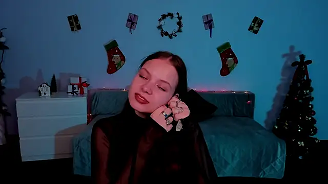 BetsyKiss online show from 12-18-25, 05:08