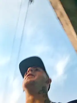 Snapshot of Bottz777 chatting on 11-04-25, 09:36 Bottz777 online show from 11-04-25, 09:36