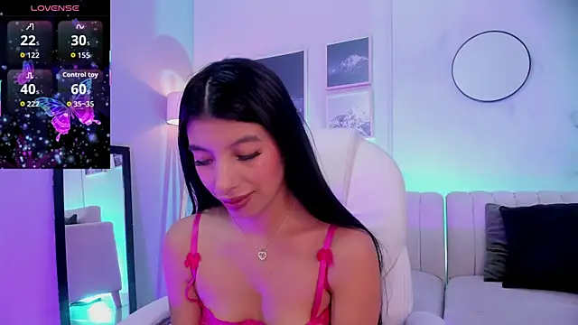 Snapshot of Tiffany_Low chatting on 11-02-25, 11:34 Tiffany Low online show from 11-02-25, 11:34