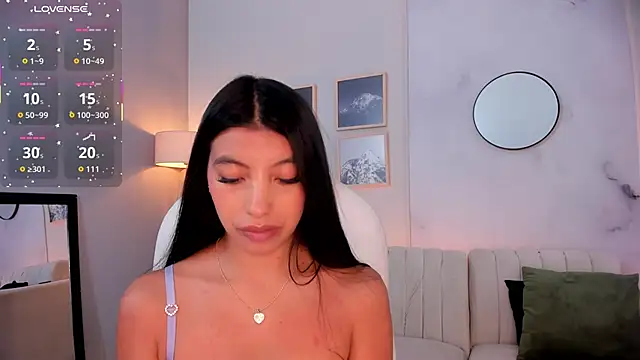 Snapshot of Tiffany_Low chatting on 11-20-25, 12:27 Tiffany Low online show from 11-20-25, 12:27