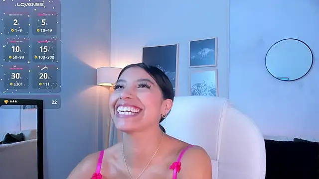 Snapshot of Tiffany_Low chatting on 12-03-25, 01:09 Tiffany Low online show from 12-03-25, 01:09