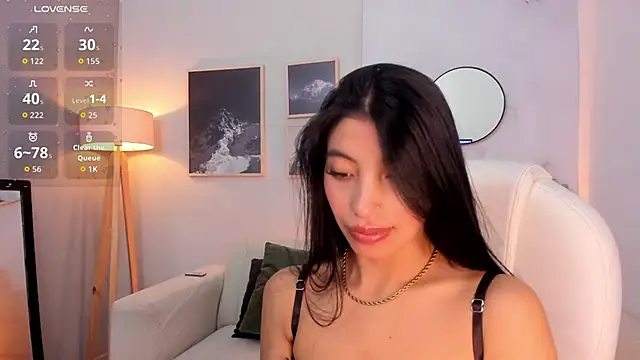 Tiffany Low online show from 02-03-26, 01:16