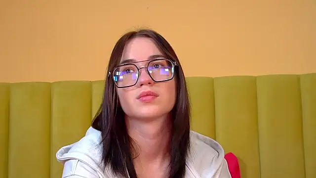 AnneAvery online show from 10-12-25, 06:23