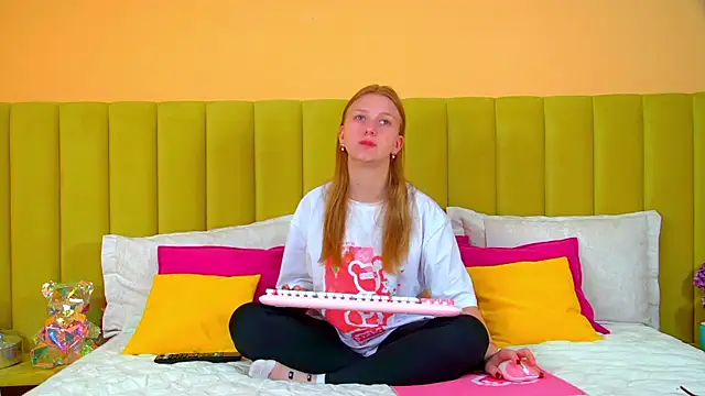 BeatriceBinoche online show from 09-27-25, 06:29