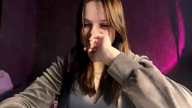 Snapshot of Vickypiki chatting on 09-26-25, 02:32 Vickypiki online show from 09-26-25, 02:32