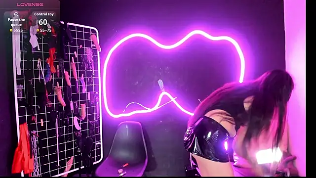 Snapshot of Mistress_Megan_BDSM chatting on 01-10-26, 04:09 Mistress Megan BDSM online show from 01-10-26, 04:09