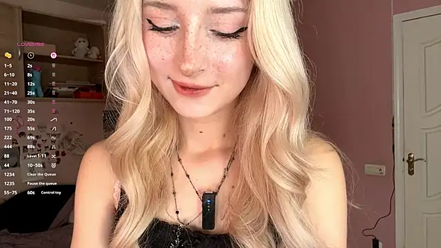 FridaAaberg online show from 11-14-25, 07:07