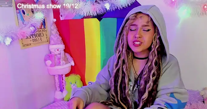 NekoWaifu online show from 12-16-25, 01:38