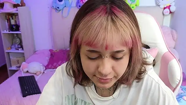 NekoWaifu online show from 04-14-26, 02:01