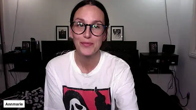 annmarieferrara online show from 10-31-25, 02:34