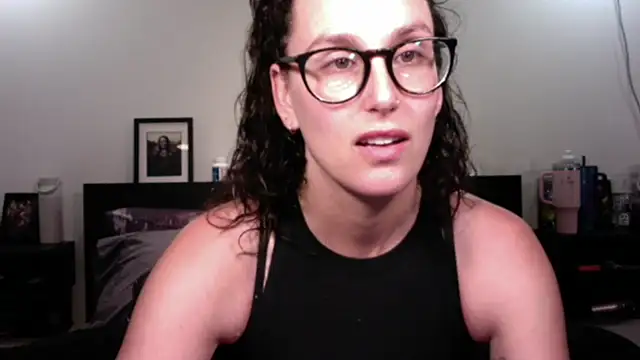 Snapshot of annmarieferrara chatting on 03-12-26, 02:29 annmarieferrara online show from 03-12-26, 02:29