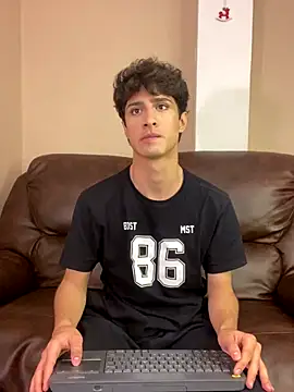 Snapshot of Xam_Collen chatting on 12-04-25, 04:38 Xam Collen online show from 12-04-25, 04:38