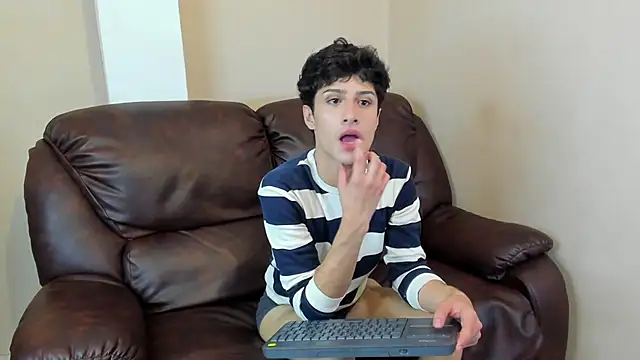 Snapshot of Xam_Collen chatting on 01-10-26, 07:48 Xam Collen online show from 01-10-26, 07:48