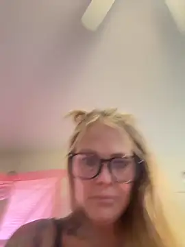 Snapshot of tattoobarbiexox chatting on 10-02-25, 02:57 tattoobarbiexox online show from 10-02-25, 02:57