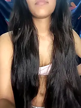 Snapshot of reetika6375 chatting on 11-11-25, 06:08 reetika6375 online show from 11-11-25, 06:08