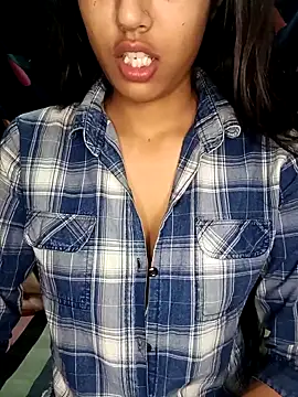 Snapshot of reetika6375 chatting on 11-14-25, 07:23 reetika6375 online show from 11-14-25, 07:23