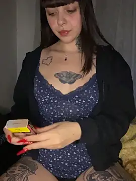 ravenadark online show from 10-17-25, 01:42