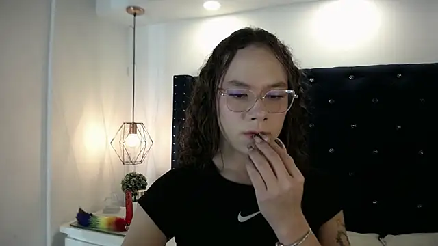 Snapshot of bycandy_ chatting on 09-22-25, 01:46 bycandy online show from 09-22-25, 01:46