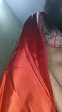 Snapshot of Emily-hottson chatting on 11-02-25, 04:59 Emily-hottson online show from 11-02-25, 04:59