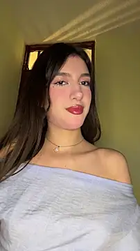 Snapshot of Emily-hottson chatting on 02-05-26, 08:08 Emily-hottson online show from 02-05-26, 08:08