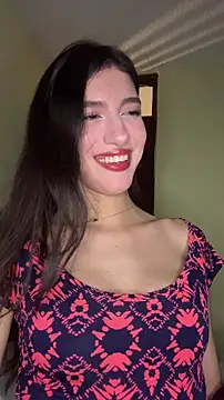 Snapshot of Emily-hottson chatting on 02-12-26, 06:08 Emily-hottson online show from 02-12-26, 06:08