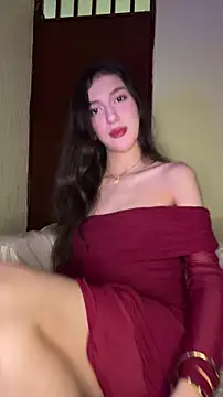 Snapshot of Emily-hottson chatting on 02-14-26, 03:25 Emily-hottson online show from 02-14-26, 03:25