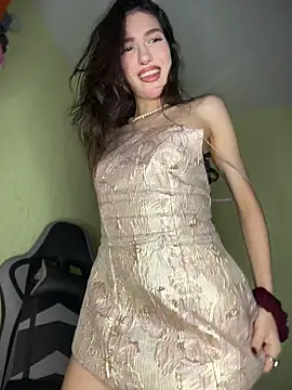 Snapshot of Emily-hottson chatting on 03-11-26, 05:13 Emily-hottson online show from 03-11-26, 05:13