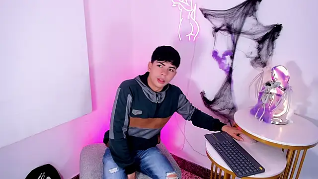 Peter chase online show from 10-22-25, 07:46