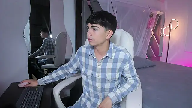 Peter chase online show from 11-06-25, 01:12