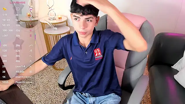 Snapshot of Peter_chase chatting on 01-07-26, 06:32 Peter chase online show from 01-07-26, 06:32