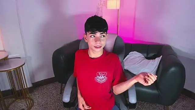 Snapshot of Peter_chase chatting on 02-05-26, 06:34 Peter chase online show from 02-05-26, 06:34