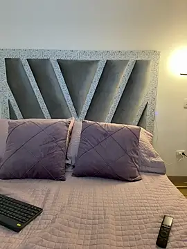 Snapshot of SophieeMills chatting on 10-29-25, 09:27 SophieeMills online show from 10-29-25, 09:27