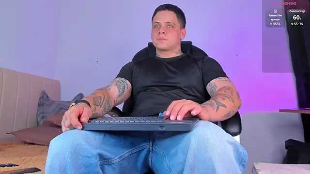 Snapshot of denis_munera chatting on 10-29-25, 01:46 denis munera online show from 10-29-25, 01:46