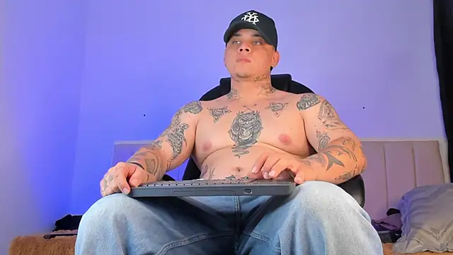 Snapshot of denis_munera chatting on 11-22-25, 04:33 denis munera online show from 11-22-25, 04:33