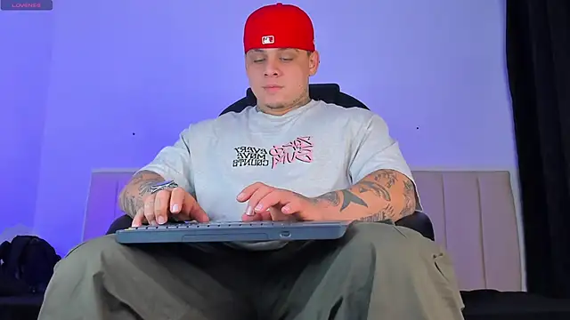 Snapshot of denis_munera chatting on 11-29-25, 06:49 denis munera online show from 11-29-25, 06:49