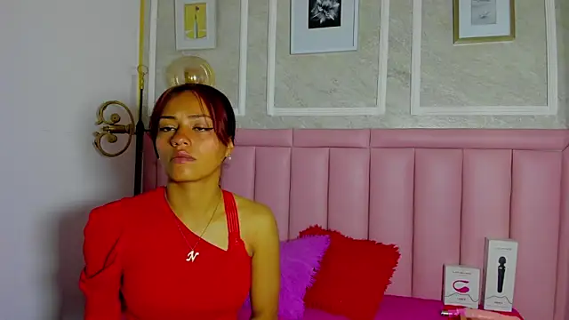 HoollyHendrix online show from 01-15-26, 08:45