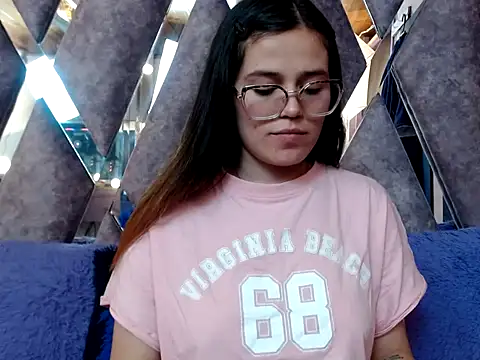 Snapshot of CRISTALHERRANZ chatting on 10-08-25, 11:46 CRISTALHERRANZ online show from 10-08-25, 11:46