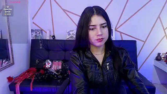 ilayra smith online show from 11-10-25, 08:08