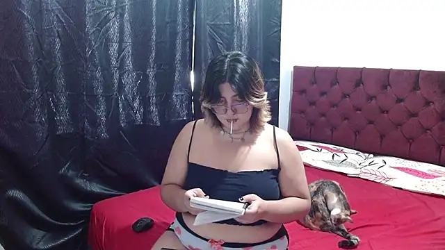 Roxy f w online show from 09-18-25, 01:35