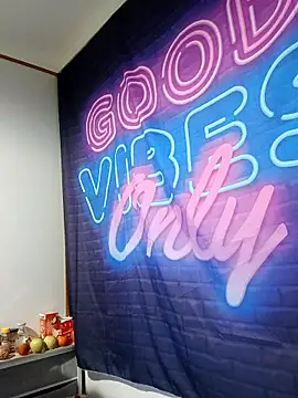 Mikaaa97 online show from 01-11-26, 01:43