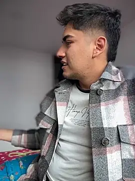 Snapshot of tomy_hot20 chatting on 09-23-25, 09:40 tomy hot20 online show from 09-23-25, 09:40