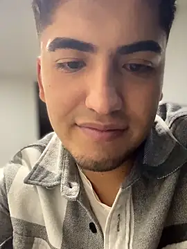 Snapshot of tomy_hot20 chatting on 11-02-25, 04:15 tomy hot20 online show from 11-02-25, 04:15