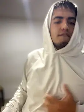 Snapshot of tomy_hot20 chatting on 11-10-25, 04:11 tomy hot20 online show from 11-10-25, 04:11