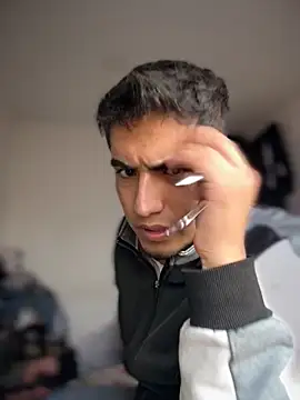 Snapshot of tomy_hot20 chatting on 11-11-25, 09:15 tomy hot20 online show from 11-11-25, 09:15