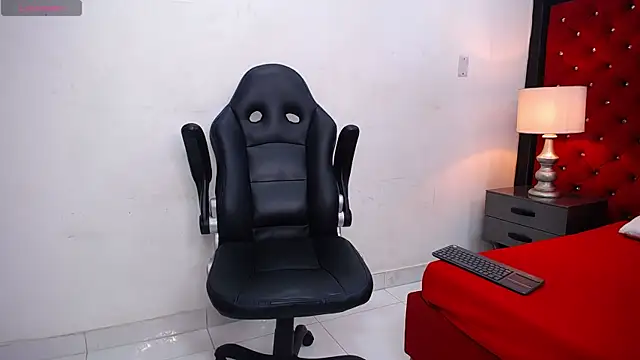 SkylerBigxxx online show from 09-26-25, 04:16