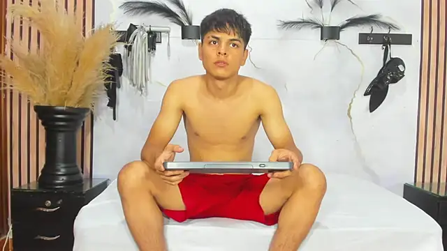 Logan Jhonson online show from 10-08-25, 02:31