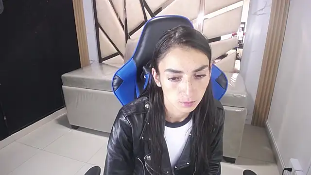 Maily a  online show from 10-31-25, 03:07